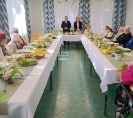 na stronę